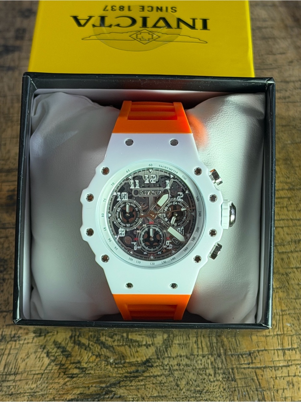 NEW Invicta Vaulthon Bold White & Orange Chronograph Watch 44mm + Original Box - Picture 8 of 8